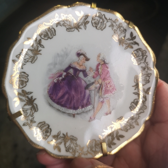 A Pair Of Vintage Limoges France 3.5" Plates With Metal stand/ Hanger, Gold Rim - Picture 5 of 11